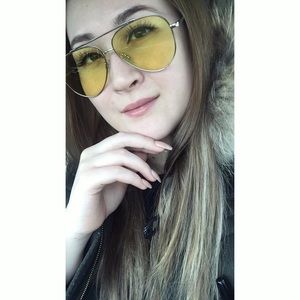 Meet your Posher, Naomi